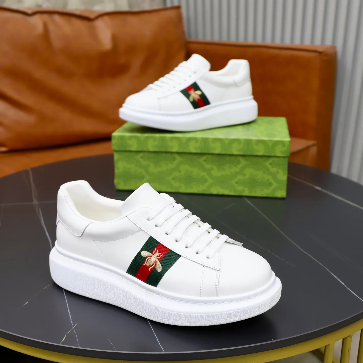 Ex-factory price: 540💰💰🙅‍♂️🙅‍♂️🙅‍♂️ Brand: GUCCI Standard code: 38-44 (45 customized) Grade: Same as the official website Material: Cowhide stitching Comfortable and breathable sheepskin lining Lightweight and wear-resistant sports outsole Style category: Men's fashionable casual shoes Running sports shoes Distinguished luxury brand elements Top luxury color: actual picture color